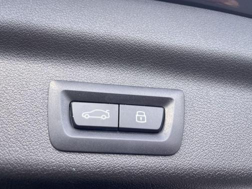 Black Sapphire Metallic 2025 BMW X1 xDrive28i