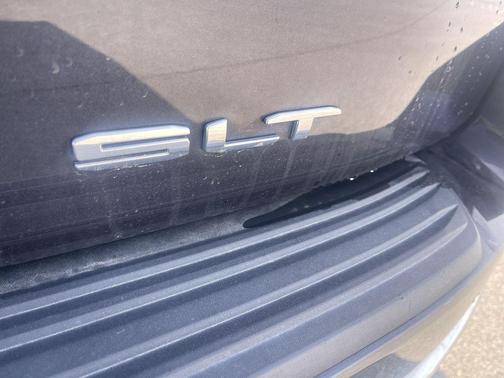 Titanium Rush Metallic 2023 GMC Yukon SLT