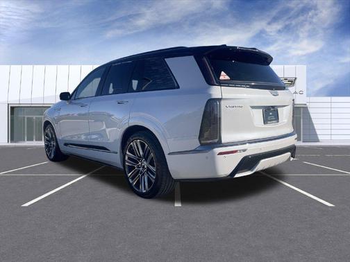 Vibrant White Tricoat 2026 Cadillac VISTIQ Platinum