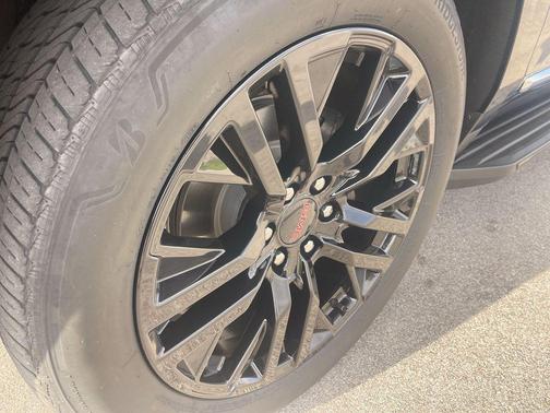 Onyx Black 2024 GMC Yukon SLT