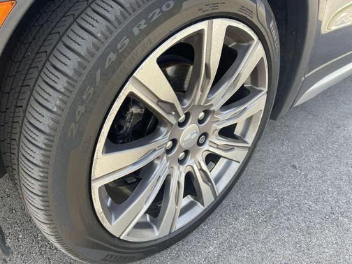 2019 Cadillac XT4 Premium Luxury