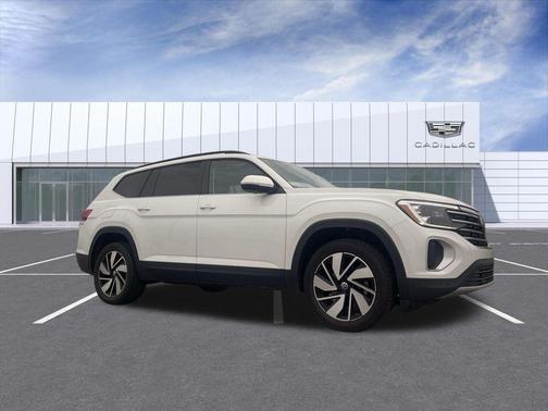 Pure White 2025 Volkswagen Atlas 2.0T SE w/Technology