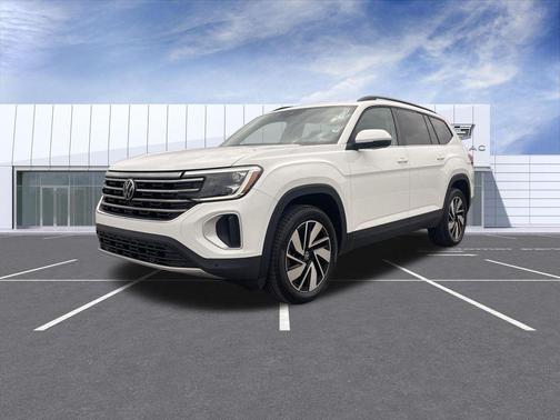 Pure White 2025 Volkswagen Atlas 2.0T SE w/Technology
