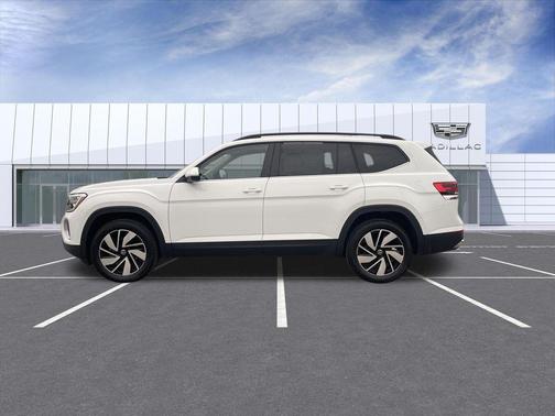 Pure White 2025 Volkswagen Atlas 2.0T SE w/Technology