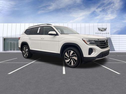 Pure White 2025 Volkswagen Atlas 2.0T SE w/Technology