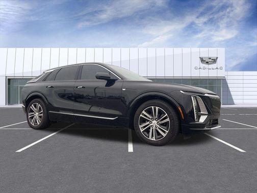 Stellar Black Metallic 2024 Cadillac LYRIQ Luxury