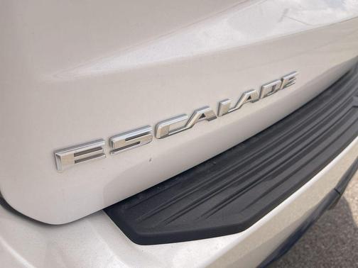 Crystal White Tricoat 2024 Cadillac Escalade ESV Premium Luxury