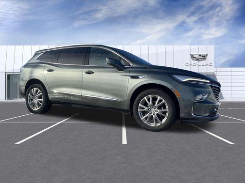 2023 Buick Enclave Essence AWD