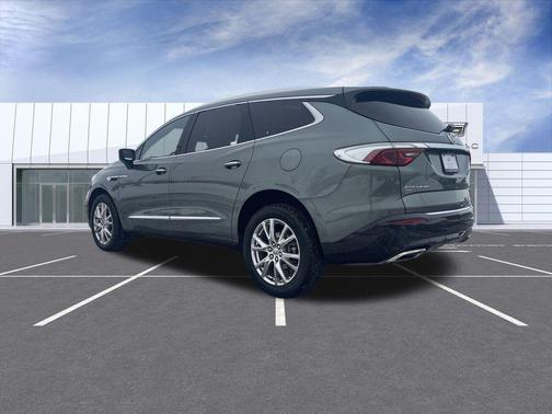 2023 Buick Enclave Essence AWD