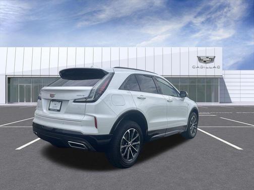 Crystal White Tricoat 2024 Cadillac XT4 Sport