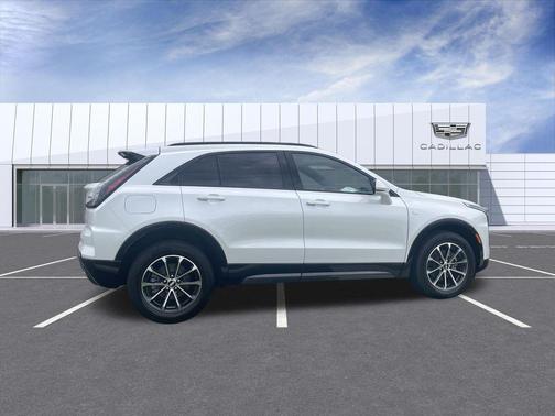 Crystal White Tricoat 2024 Cadillac XT4 Sport