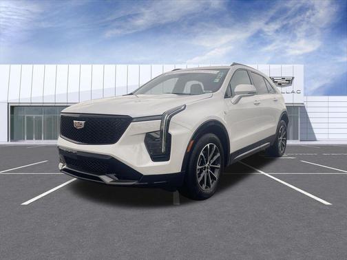 Crystal White Tricoat 2024 Cadillac XT4 Sport