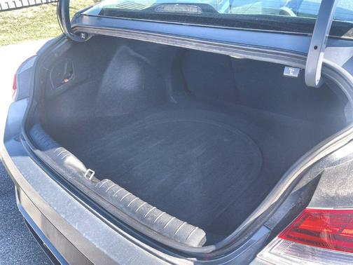 Ecotronic Gray 2025 Hyundai ELANTRA Limited