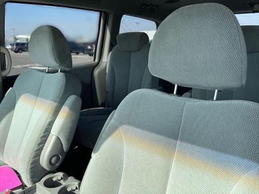 2006 Kia Sedona LX