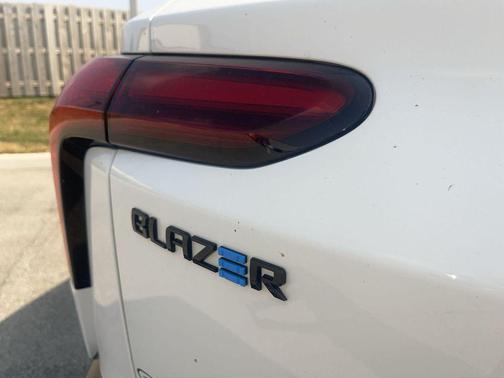 Summit White 2024 Chevrolet Blazer EV eAWD RS
