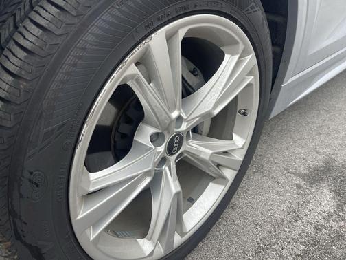 2022 Audi Q8 55 Premium Plus