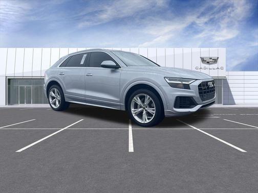 2022 Audi Q8 55 Premium Plus