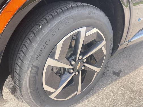 Black 2024 Chevrolet Equinox EV 2LT