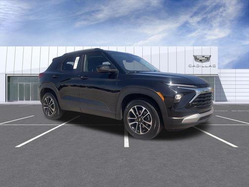 Mosaic Black Metallic 2025 Chevrolet Trailblazer LT