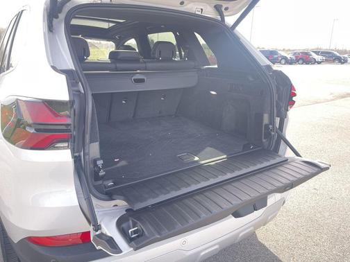 Alpine White 2024 BMW X5 xDrive40i