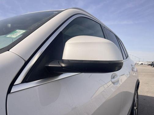 Alpine White 2024 BMW X5 xDrive40i