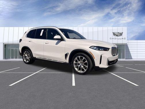 Alpine White 2024 BMW X5 xDrive40i