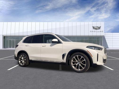 Alpine White 2024 BMW X5 xDrive40i
