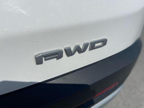 Summit White 2023 GMC Acadia AWD SLT