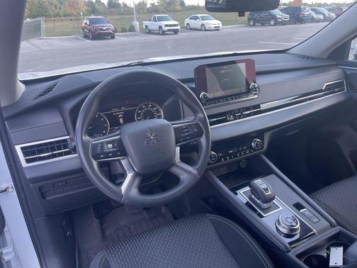 2024 Mitsubishi Outlander ES 2.5 S-AWC