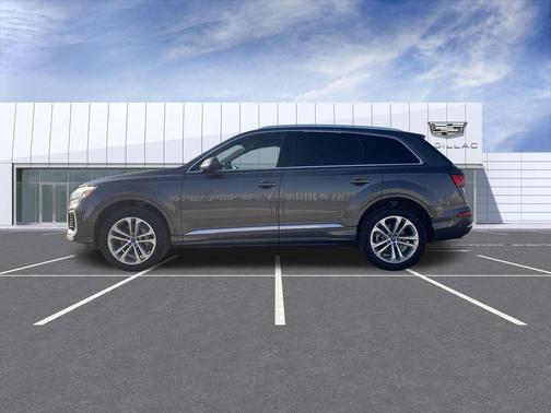 2025 Audi Q7 55 Premium Plus