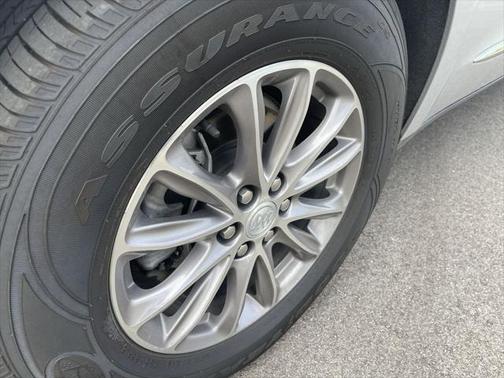 2022 Buick Enclave AWD Essence