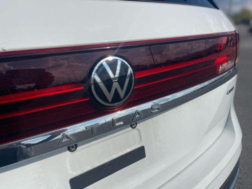 2024 Volkswagen Atlas 2.0T SE w/Technology 4MOTION