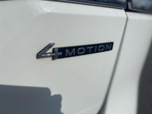 2024 Volkswagen Atlas 2.0T SE w/Technology 4MOTION