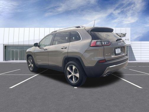 Light Brownstone Pearlcoat 2019 Jeep Cherokee Limited