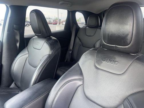 Light Brownstone Pearlcoat 2019 Jeep Cherokee Limited