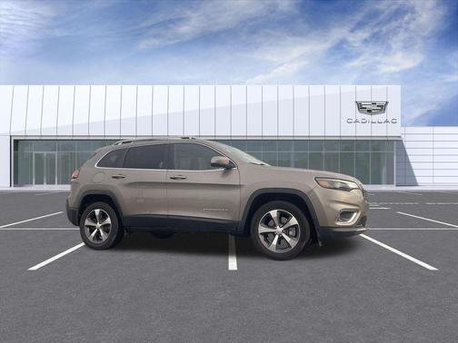 Light Brownstone Pearlcoat 2019 Jeep Cherokee Limited