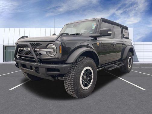 SHADOW BLACK 2024 Ford Bronco Badlands