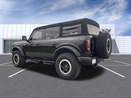 SHADOW BLACK 2024 Ford Bronco Badlands