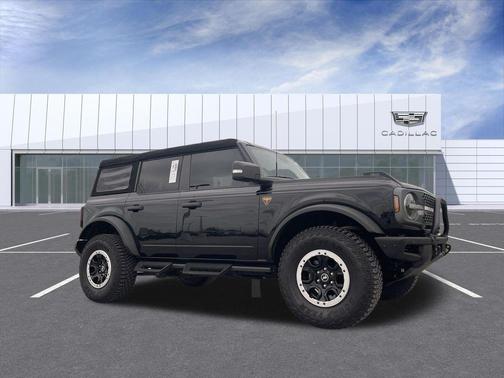 SHADOW BLACK 2024 Ford Bronco Badlands