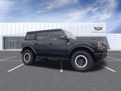 SHADOW BLACK 2024 Ford Bronco Badlands