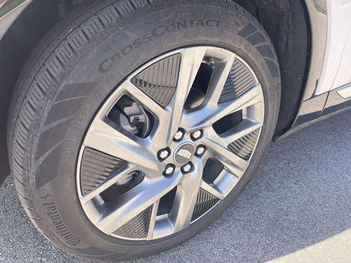 Crystal White Tricoat 2025 Cadillac OPTIQ Luxury 2 AWD