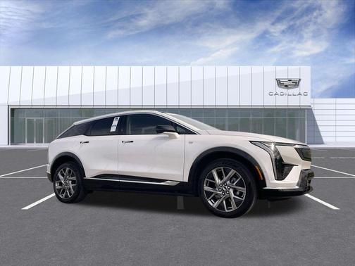Crystal White Tricoat 2025 Cadillac OPTIQ Luxury 2 AWD