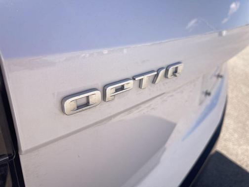Crystal White Tricoat 2025 Cadillac OPTIQ Luxury 2 AWD