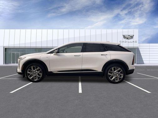 Crystal White Tricoat 2025 Cadillac OPTIQ Luxury 2 AWD