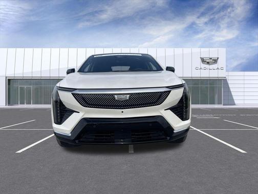 Crystal White Tricoat 2025 Cadillac OPTIQ Luxury 2 AWD