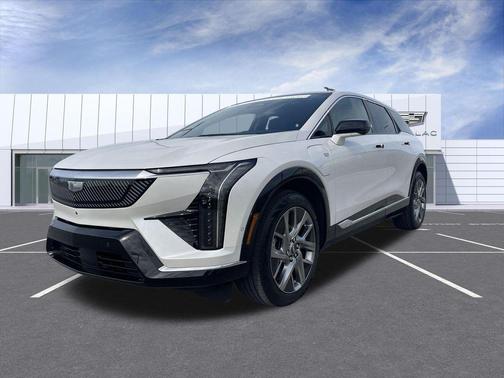 Crystal White Tricoat 2025 Cadillac OPTIQ Luxury 2 AWD
