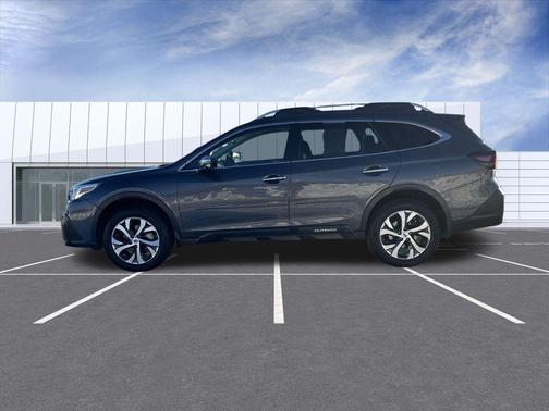 2022 Subaru Outback Touring