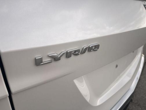 Crystal White Tricoat 2024 Cadillac LYRIQ Luxury
