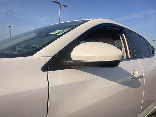 Aspen White Tricoat 2023 Nissan Sentra SV