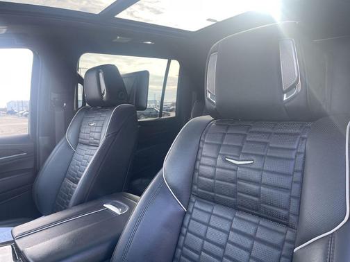 2023 Cadillac Escalade ESV Sport Platinum